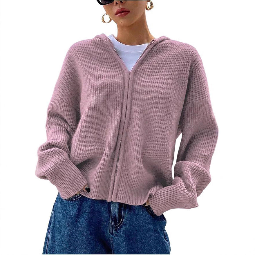 Loose Fitting Casual Cardigan Sweater With A Chunky Knit And Zipper