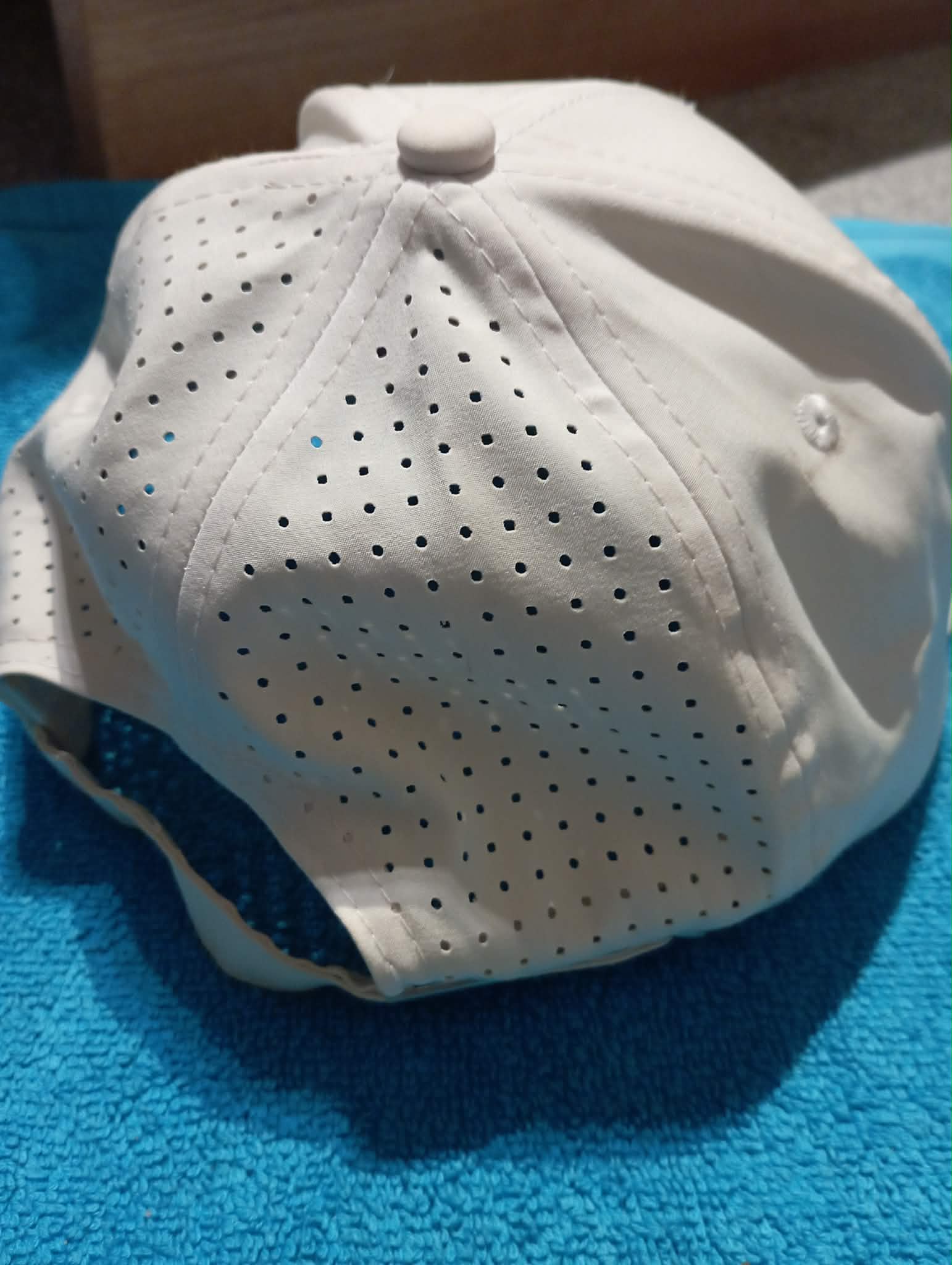MENS BEE INSPIRED WHITE CAP
