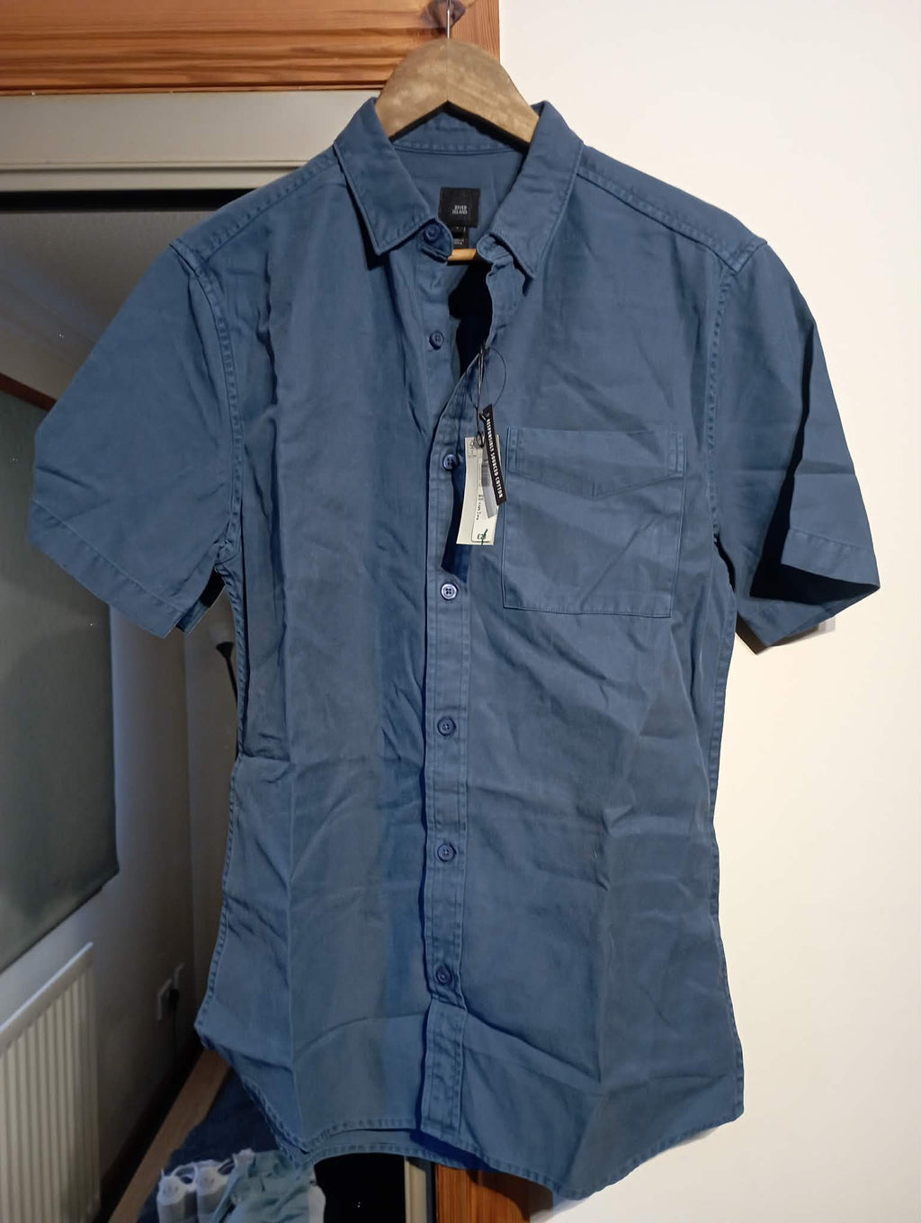 NEW with tag-MENS RIVER ISLAND NAVY S/L BUTTON DOWN size SMALL SHIRT