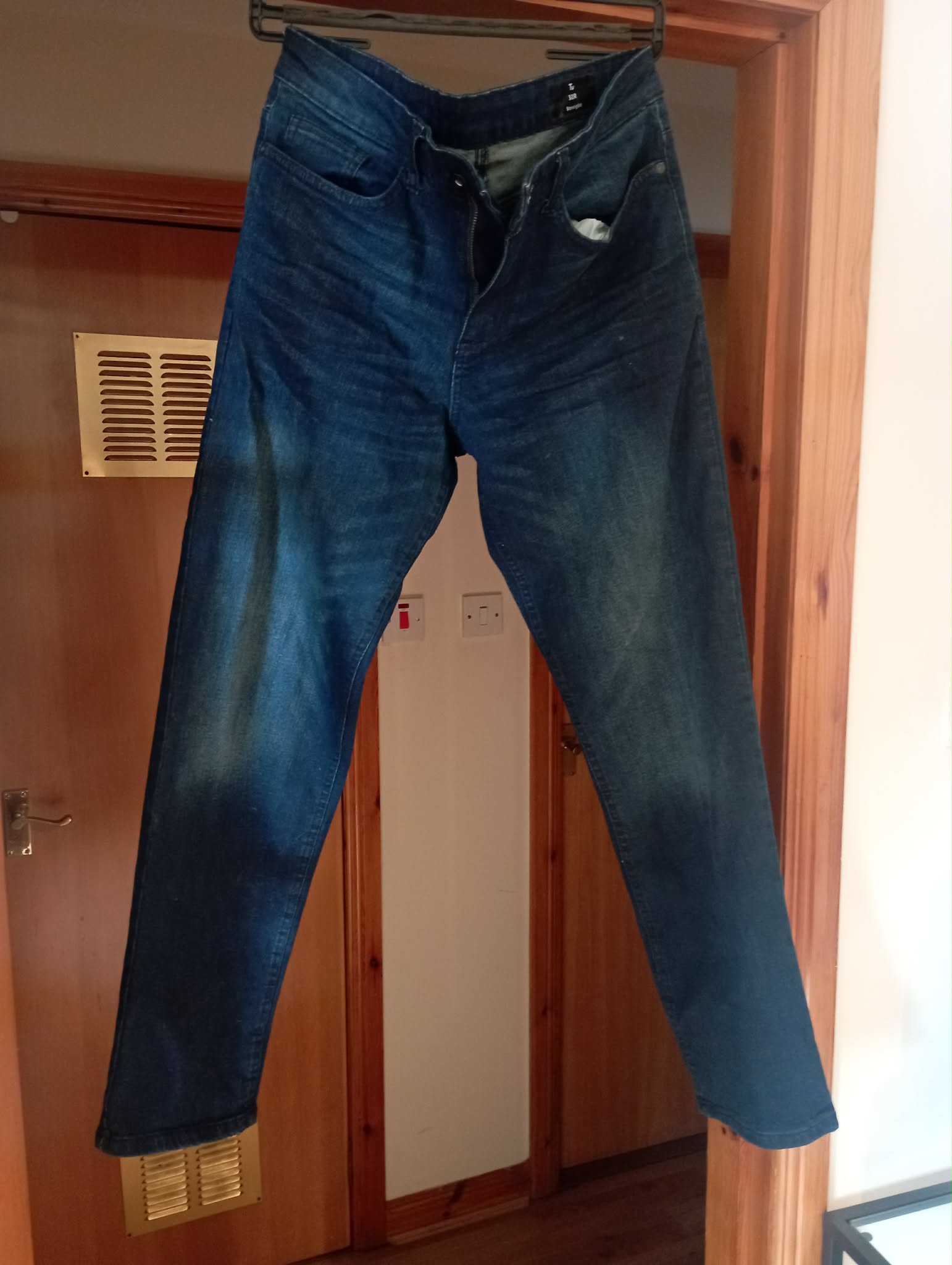 MENS TU 32R STRAIGHT JEANS