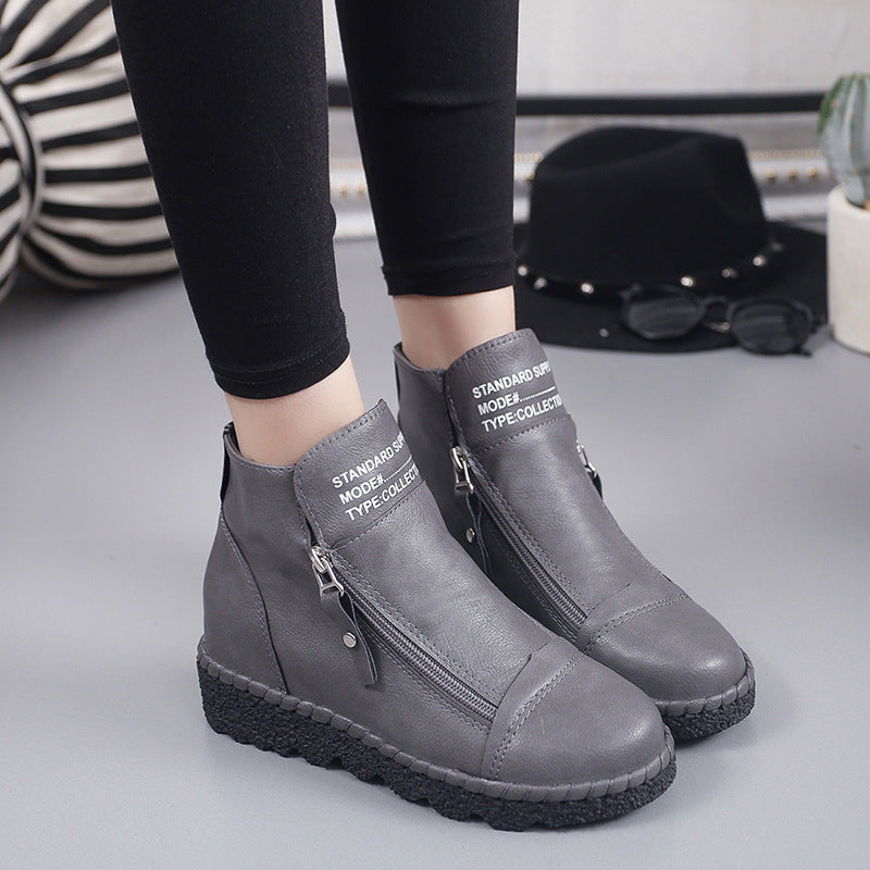 Martin boots with round toe and thick soles