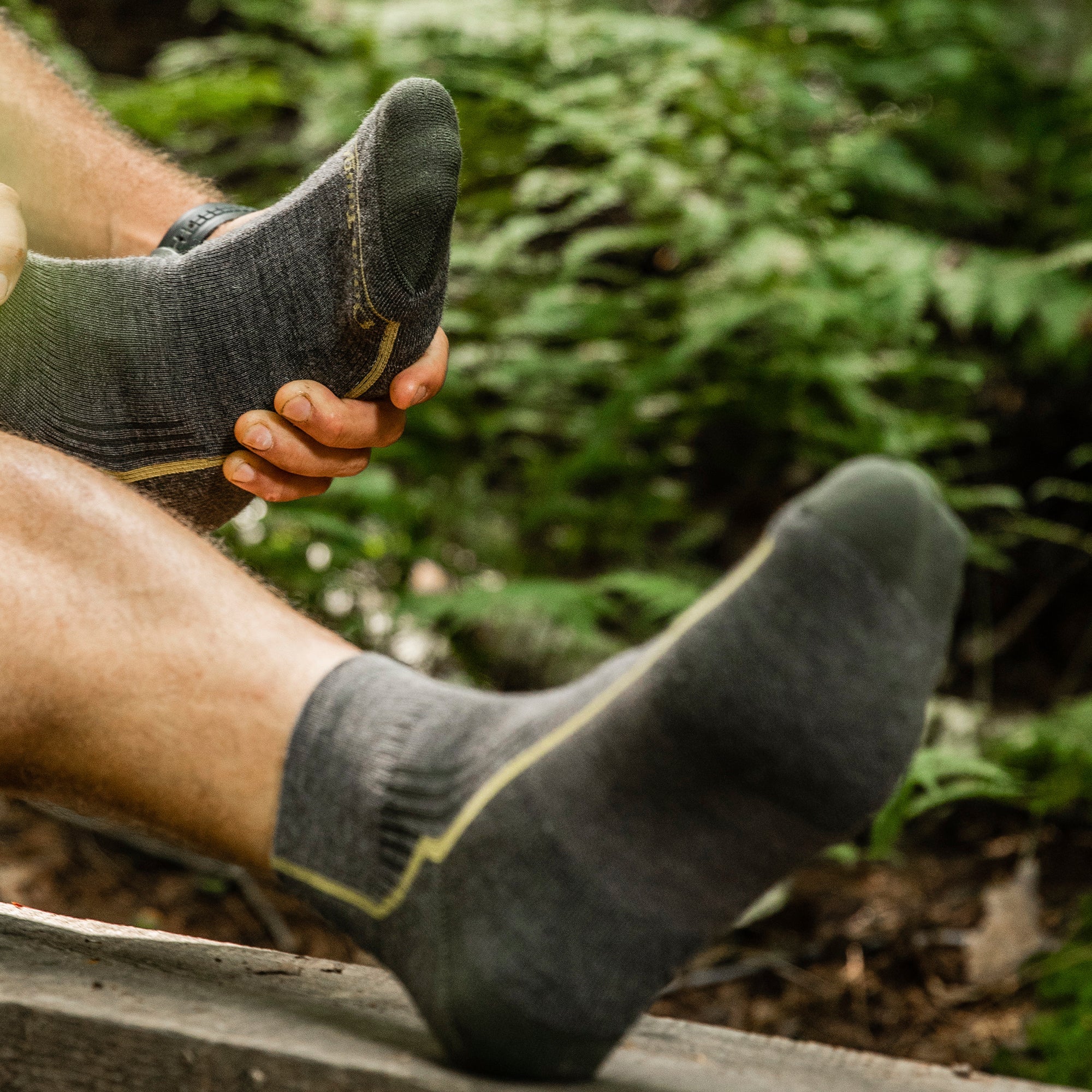 Mens Merino Wool Quarter Midweight Seamless Hiking Socks