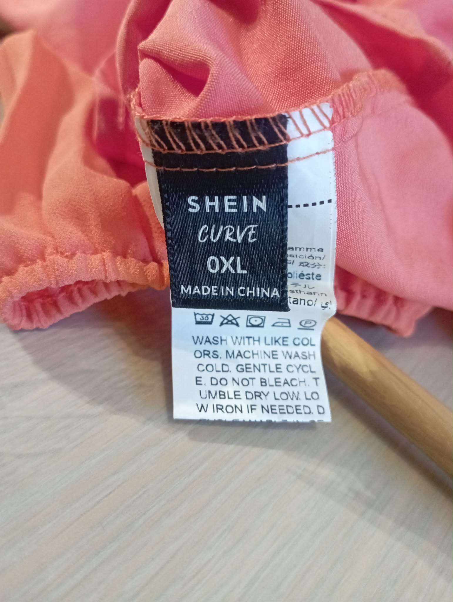 WOMAN'S SHEIN CURVE PEACH S/L TOP