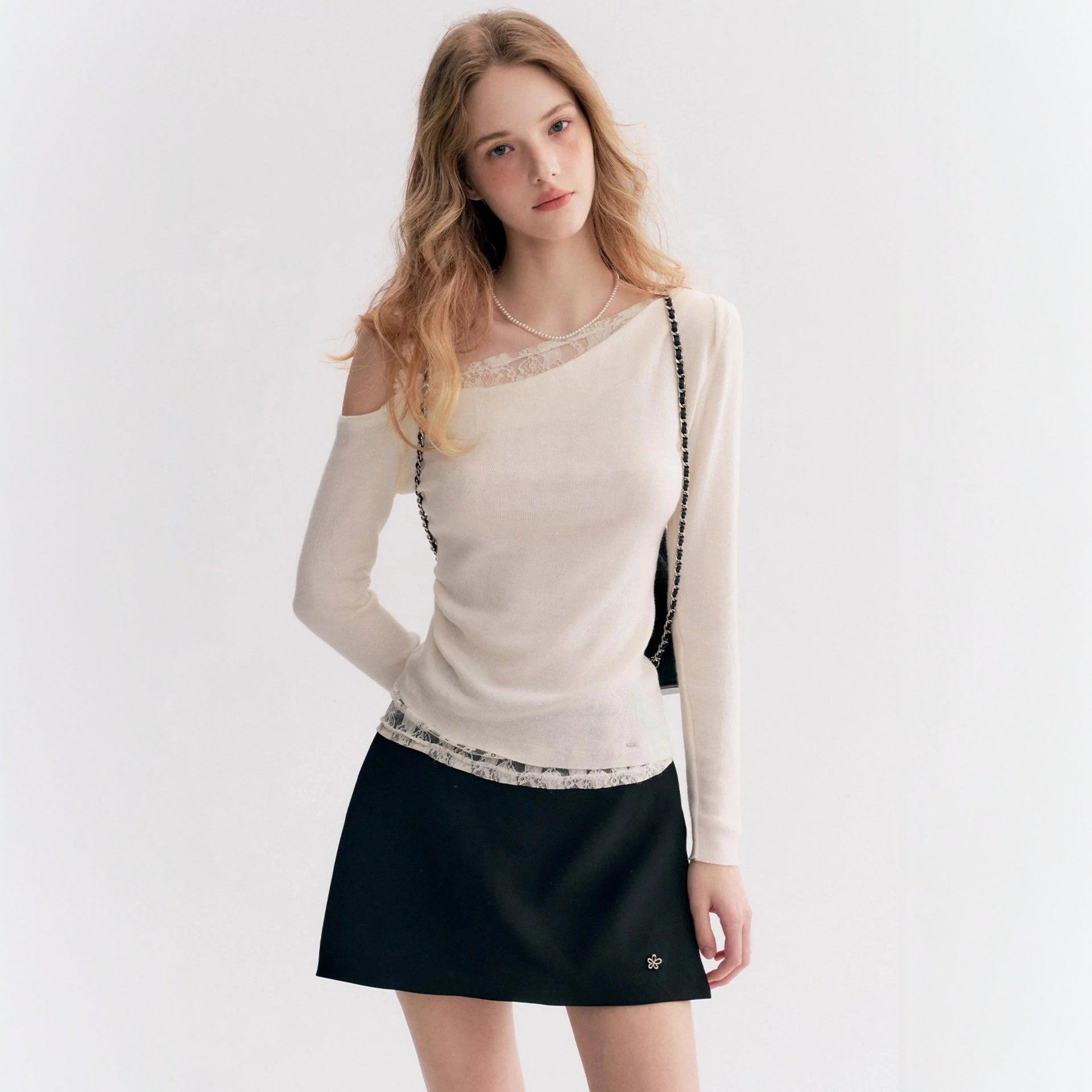 Women's Fashionable Lace-trimmed Off-the-shoulder Long-sleeve Top