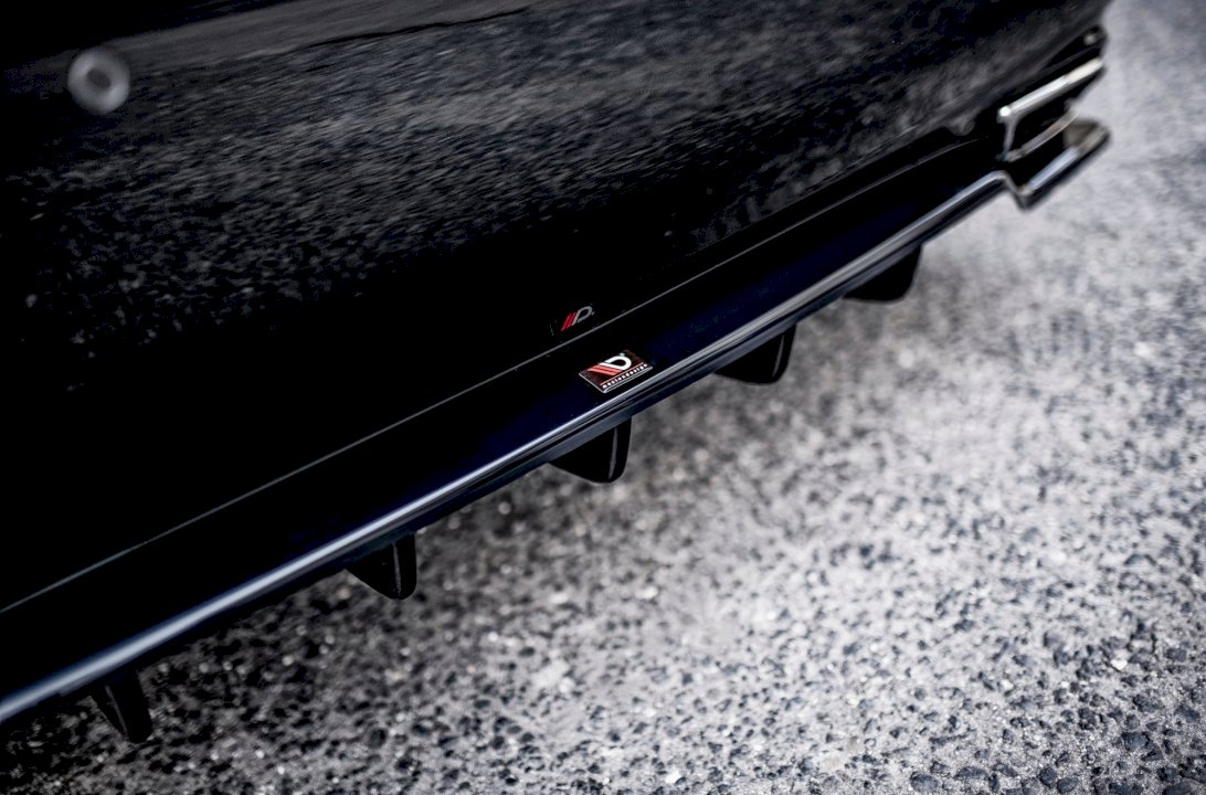 Maxton Design - CENTRAL REAR SPLITTER (W/ VERTICAL BARS) LEXUS LS MK4 FACELIFT (2012-2017)