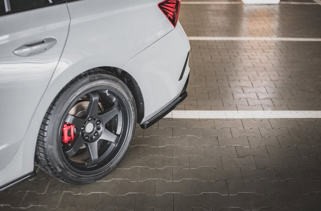 Maxton Design - REAR SIDE SPLITTERS V1 SKODA OCTAVIA RS MK4 (2020-2024)