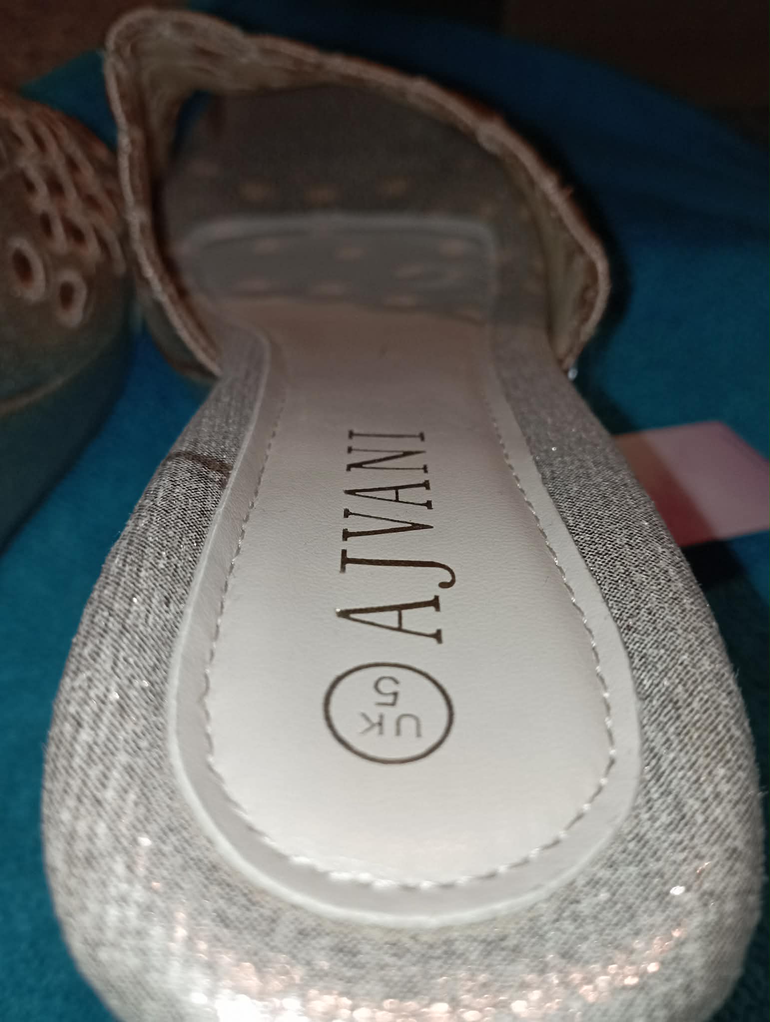 WOMEN'S NEW AJVANI SLIP ON GOLD SHINNY SHOES (5UK)