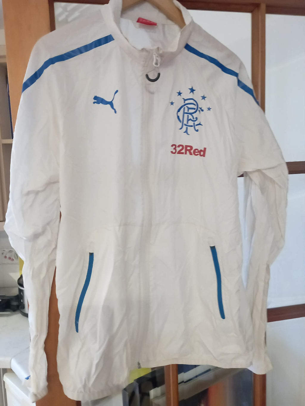 RANGERS FC PUMA 32RED WHITE ZIP SHELLSUIT TOP 2014/15 (M UK)