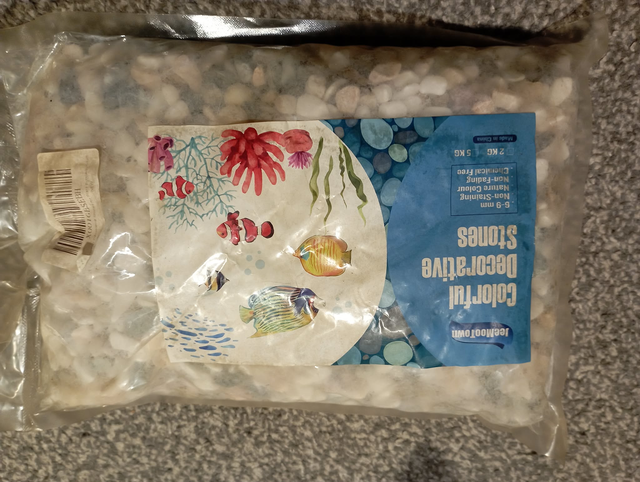 COLORFUL DECORATIVE STONES