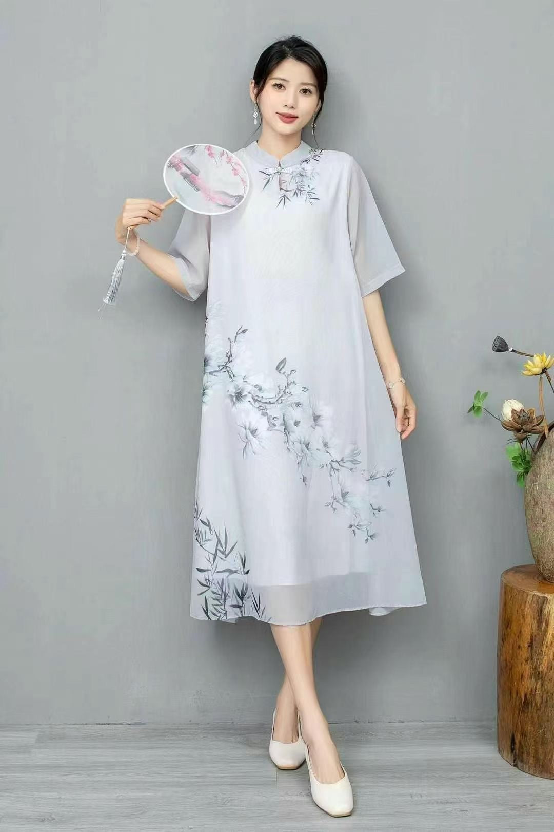 Women's Fashionable Chinese-style Retro Dress With Frog Buttons And Stand Collar