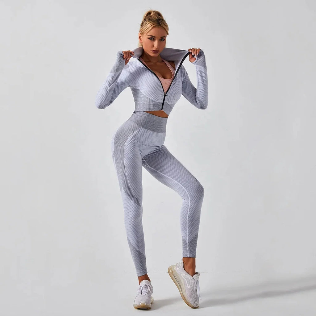 3-Piece Seamless Yoga Set for Women - Elastic Gym Outfit for Fitness and Yoga