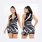 Fashionable Striped Jumpsuit With A Half-zip Front And Collar
