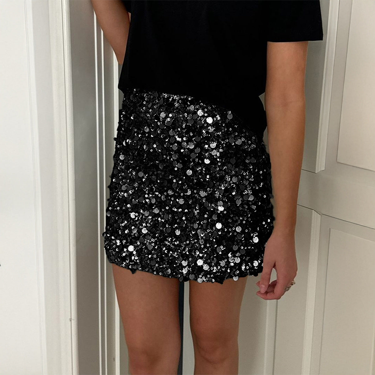 Elegant And Chic With Shiny Trim Bodycon Mini Skirt