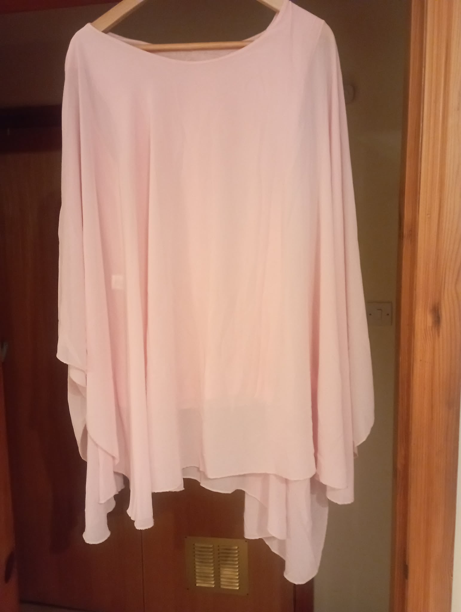 WOMAN'S ONE-SIZE PINK CASUAL SMART TOP/PULLOVER/BEACHWEAR