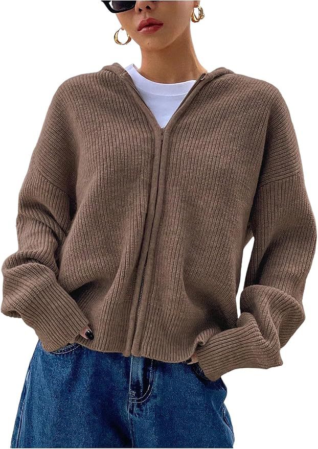 Loose Fitting Casual Cardigan Sweater With A Chunky Knit And Zipper