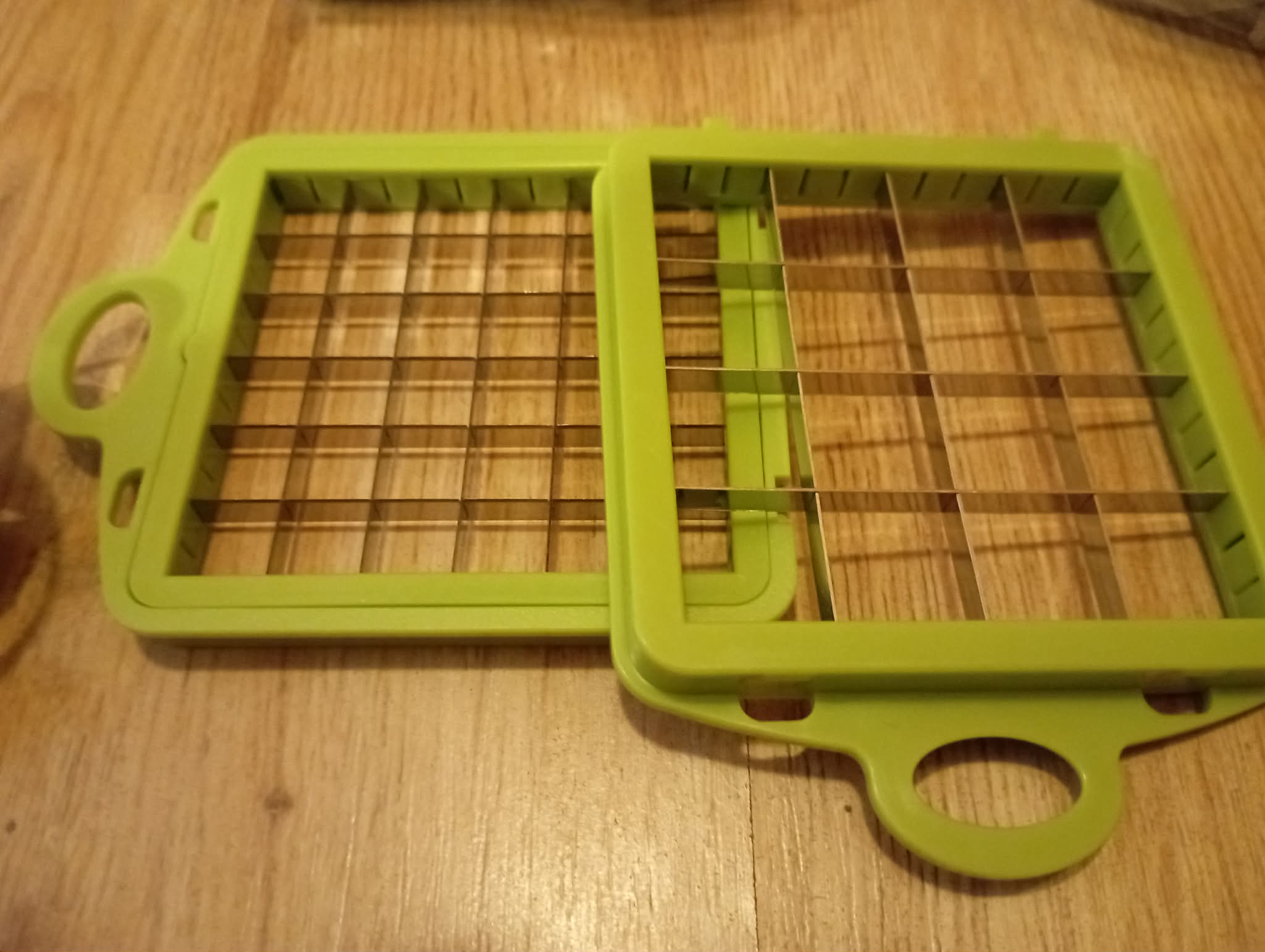 NEW 14 - in 1 Vegetable Chopper with container
