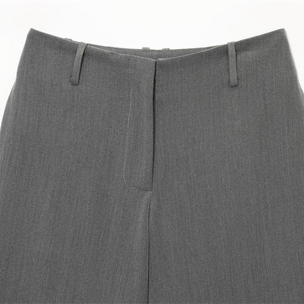 Women's Minimalist Solid Color Long Casual Shorts