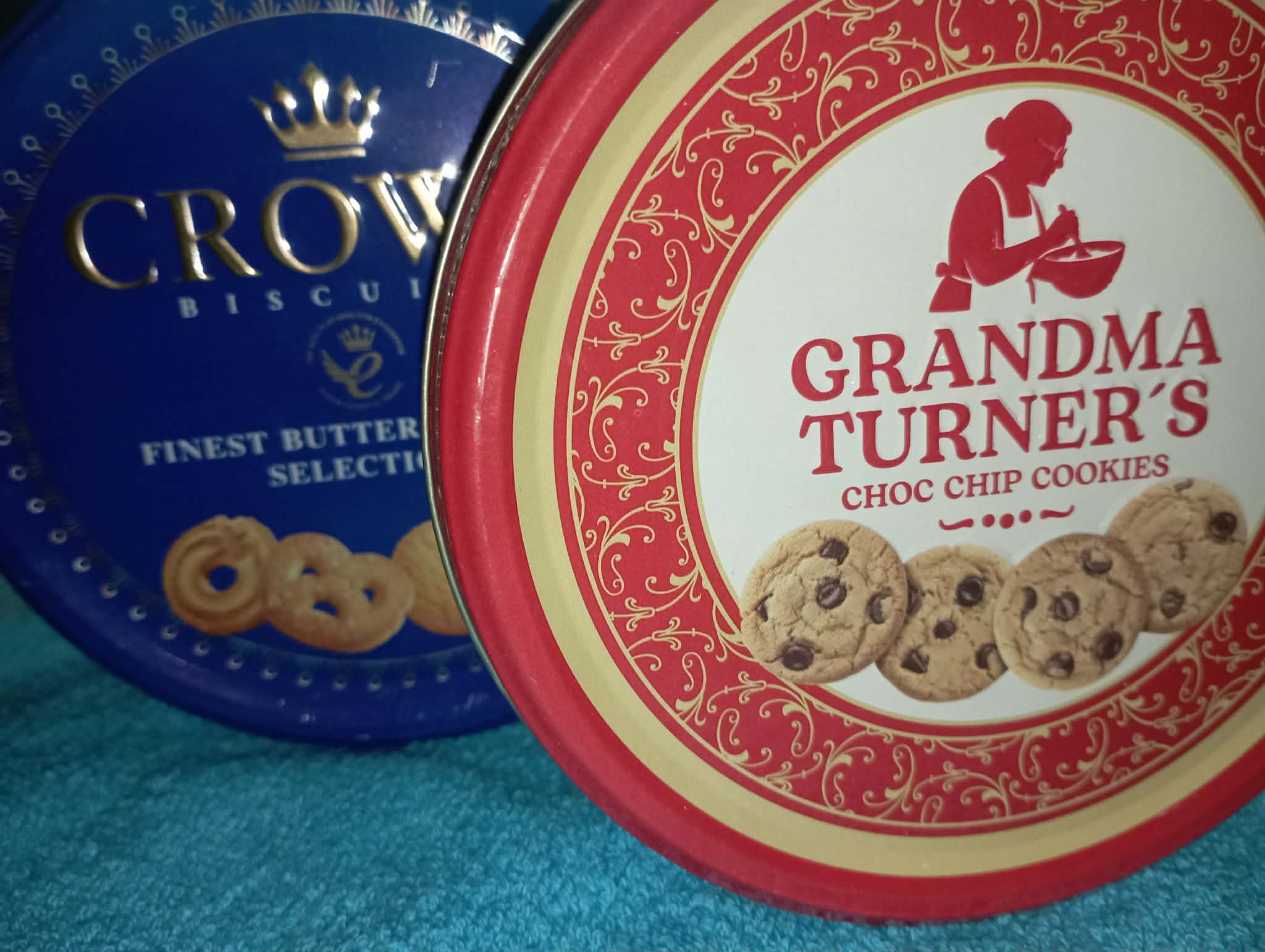 GRANDMA TURNER CHOC CHIP COOKIES 140G & CROWN BUTTER COOKIES SELECTION 140G