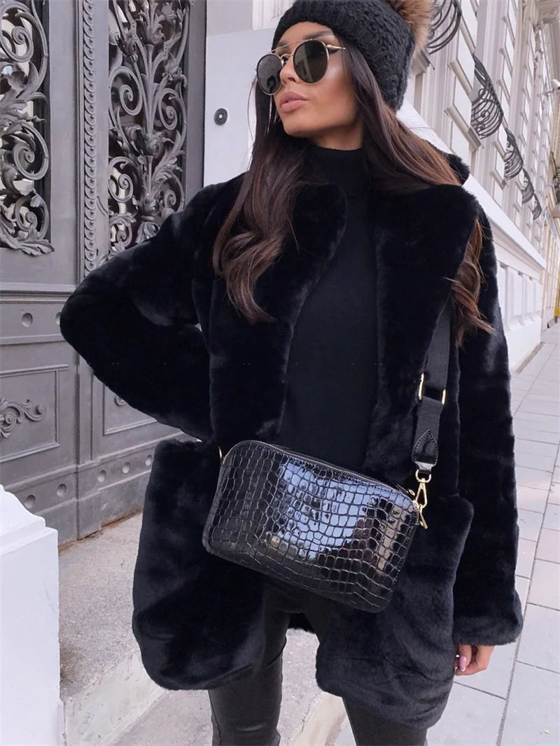Women's Faux Fur Coat Long Sleeve Lapel Winter Coat