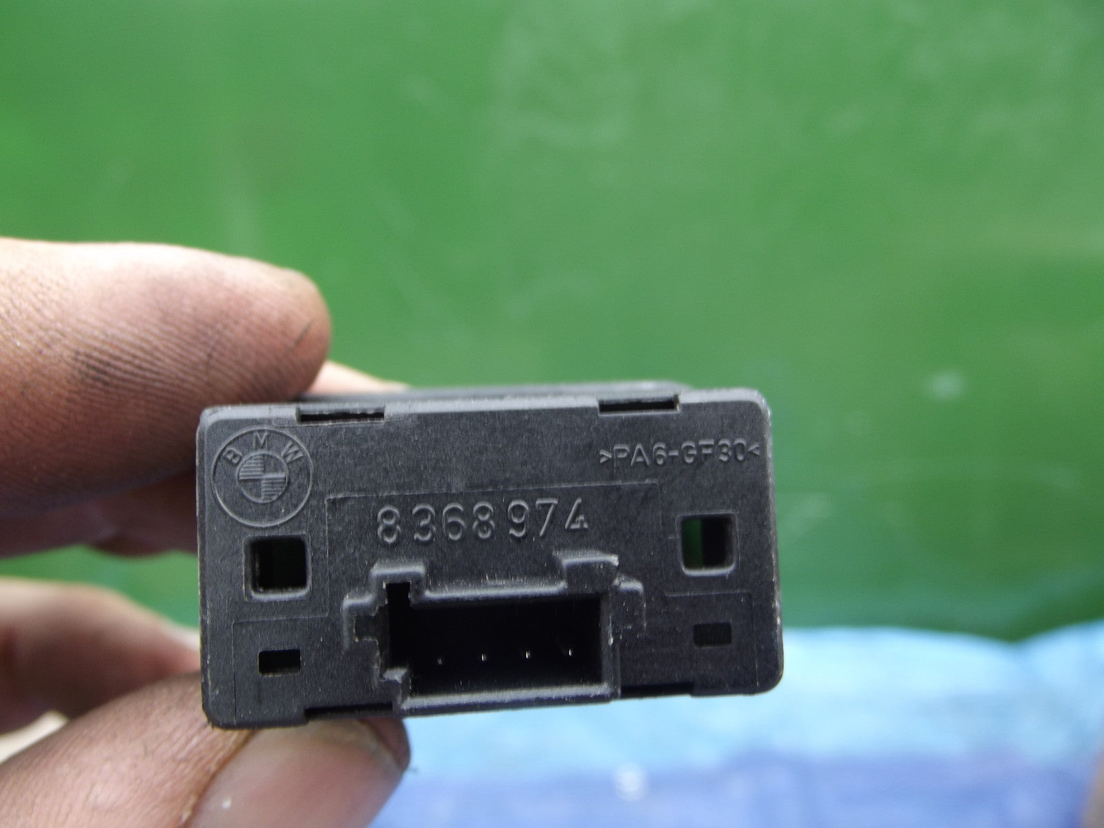 DOOR ELECTRIC WINDOW SWITCH 8368974 from a BMW E39 525 D 5
