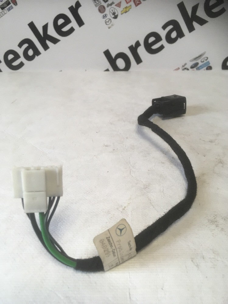 Electric Window Motor Plug Loom Front Left From a Mercedes C Class W203 00-05