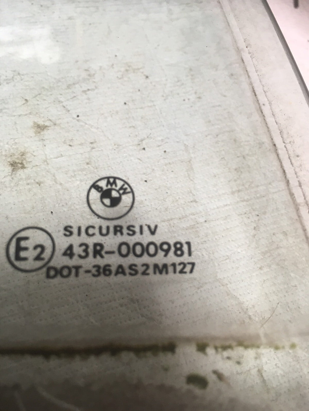 Window Glass Rear Right Door For a BMW E39 525i Facelift 2001