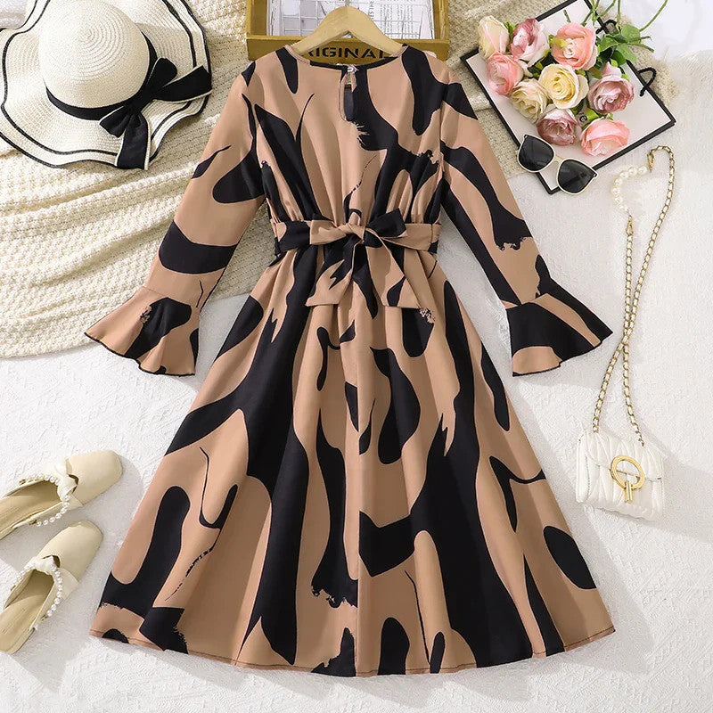 Elegant Printed Dress for Girls 8-12 Years Old with Flared Sleeves Elastic