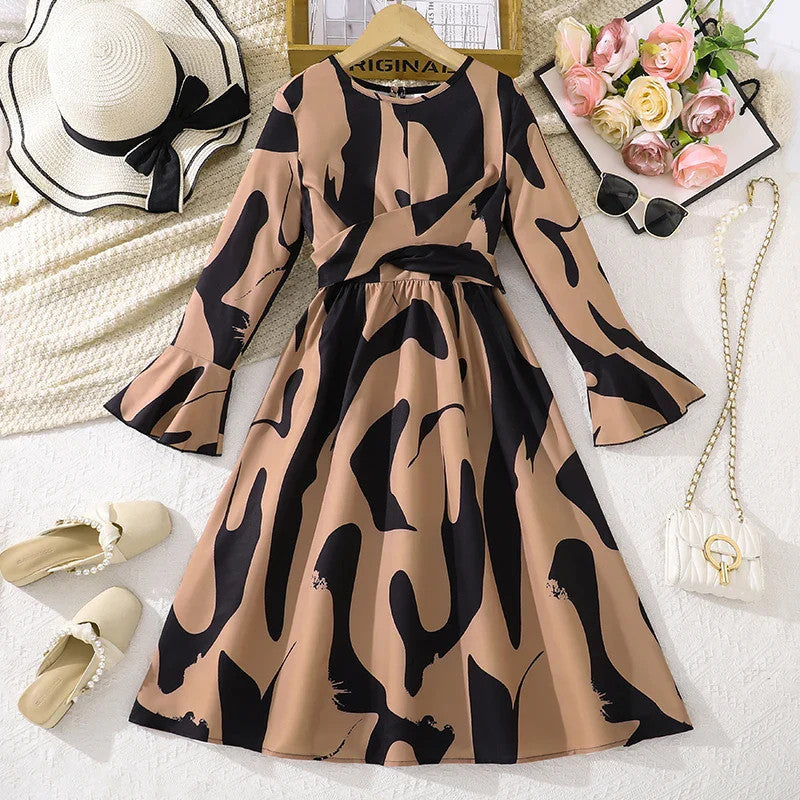 Elegant Printed Dress for Girls 8-12 Years Old with Flared Sleeves Elastic