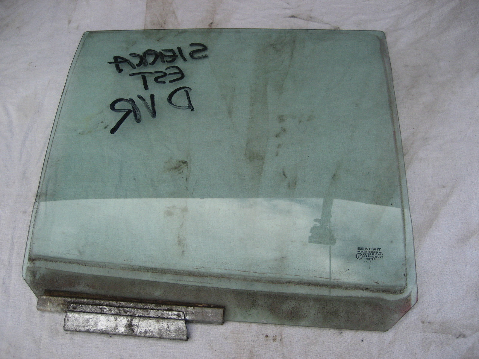 WINDOW GLASS REAR RIGHT SIDE for FORD SIERRA 2.0 GHIA ESTATE 1992