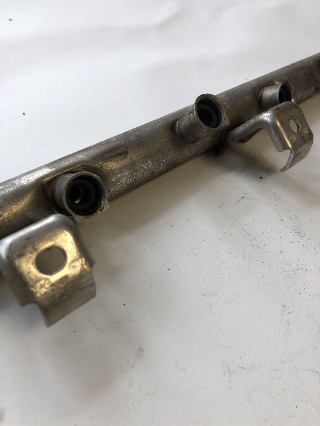 Fuel Rail  3.2 V6 Engine From a Porsche 955 Cayenne 01-06