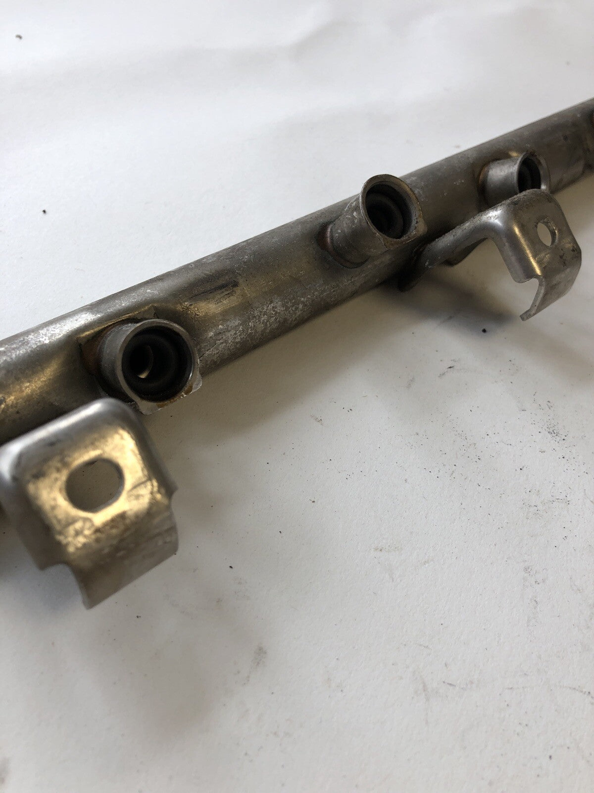 Fuel Rail  3.2 V6 Engine From a Porsche 955 Cayenne 01-06