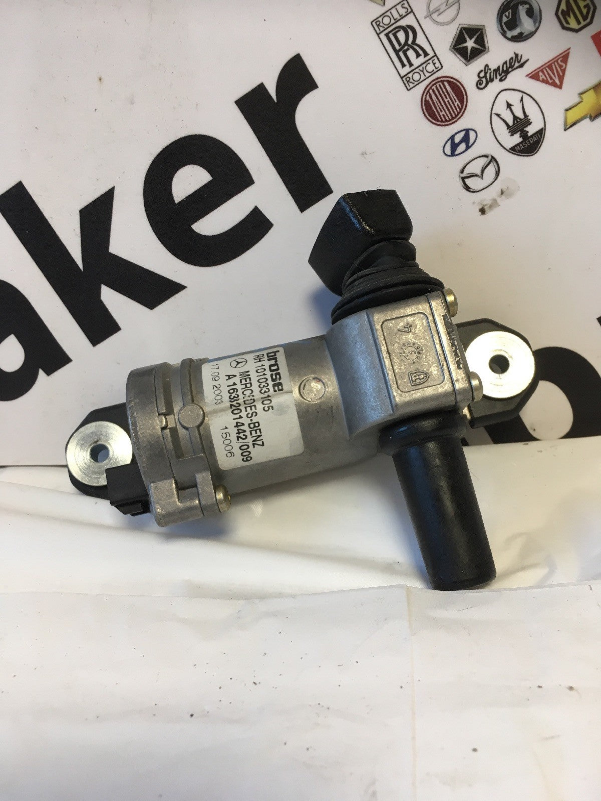 Opening Rear Quarter Right Window Motor 1638201442 From MERCEDES W163