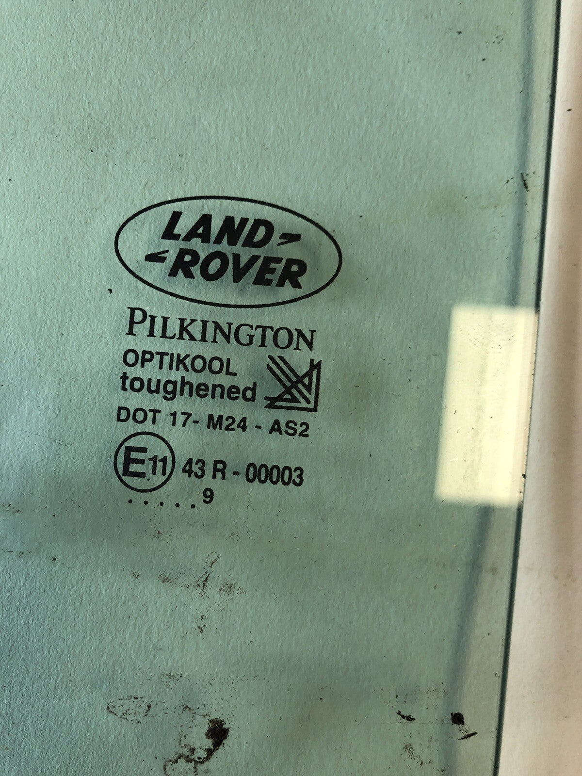 Land Rover Discovery Right Rear Door Window Glass