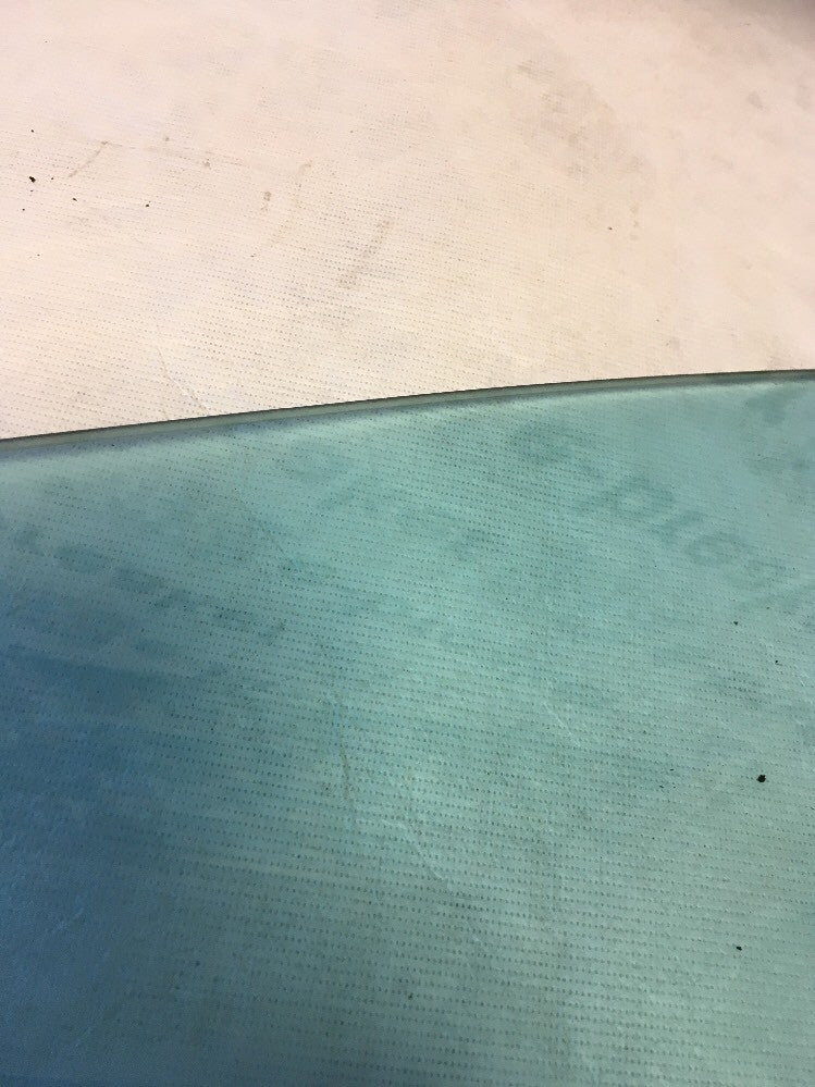 Window Glass Front Left for a Mercedes C Class W203