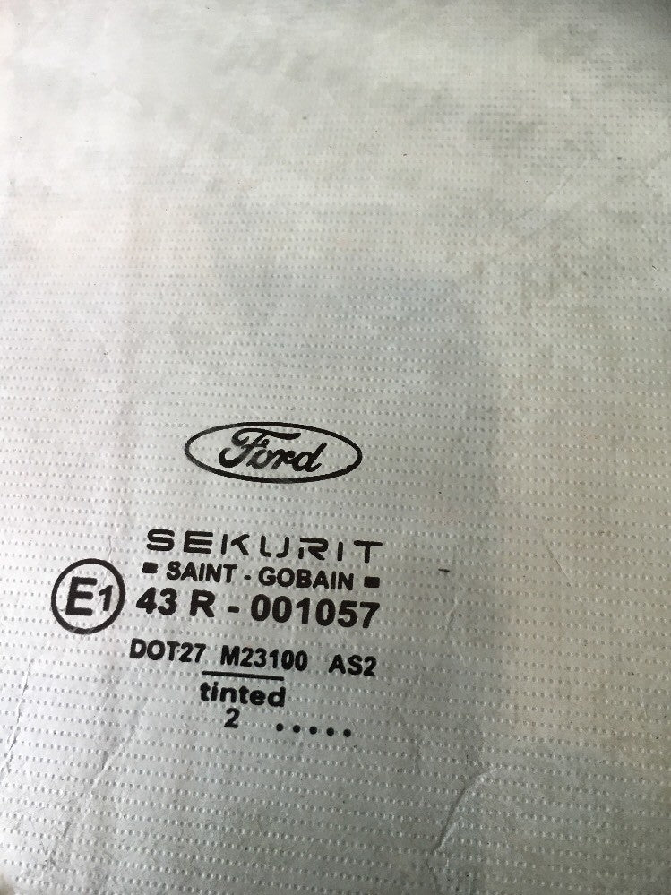Window Glass Front Right for a Breaking Ford Focus 1.8 5 Door