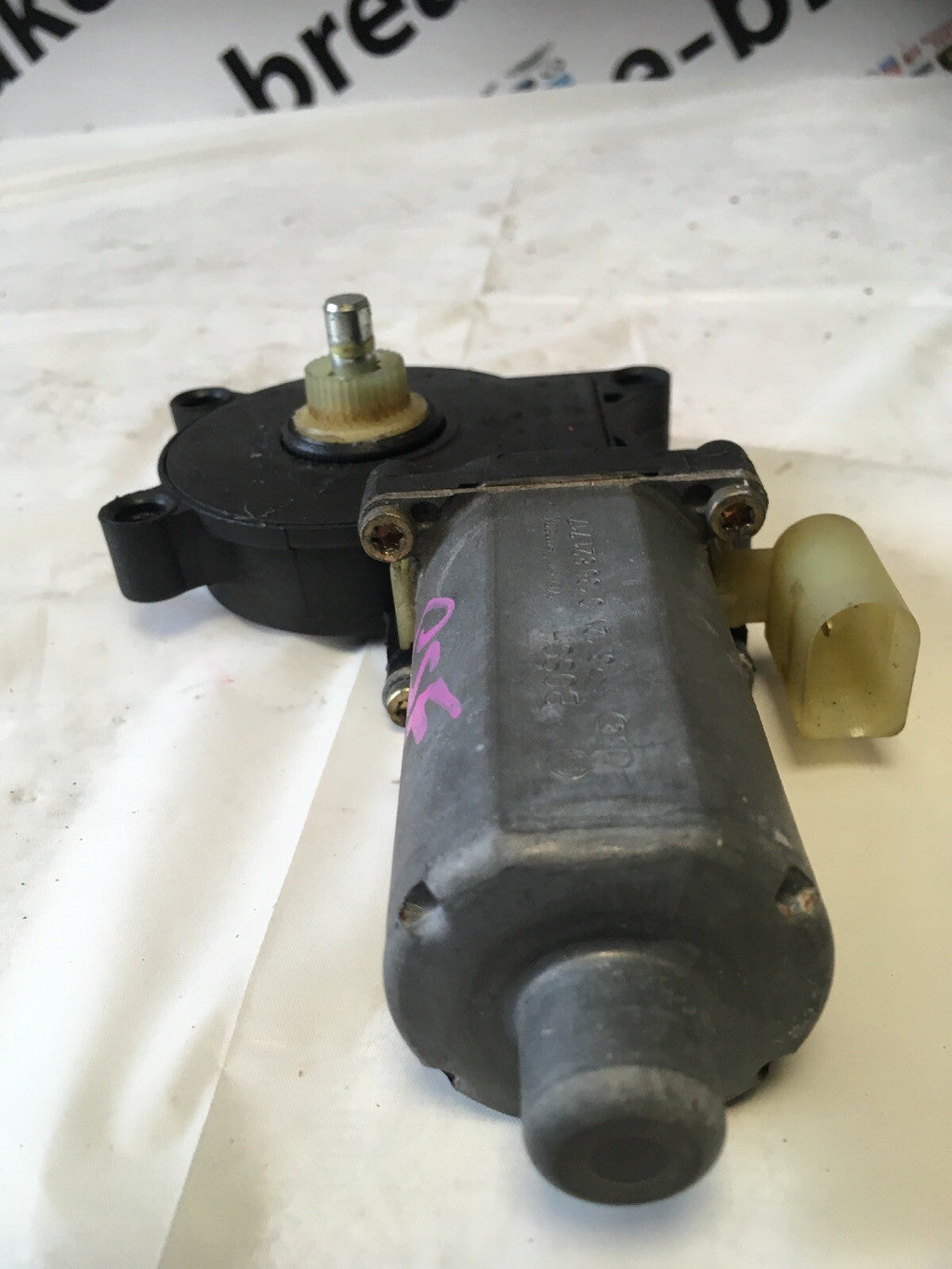 Electric Window Motor Left Side From a BMW E46 Coupe 2000 Blue