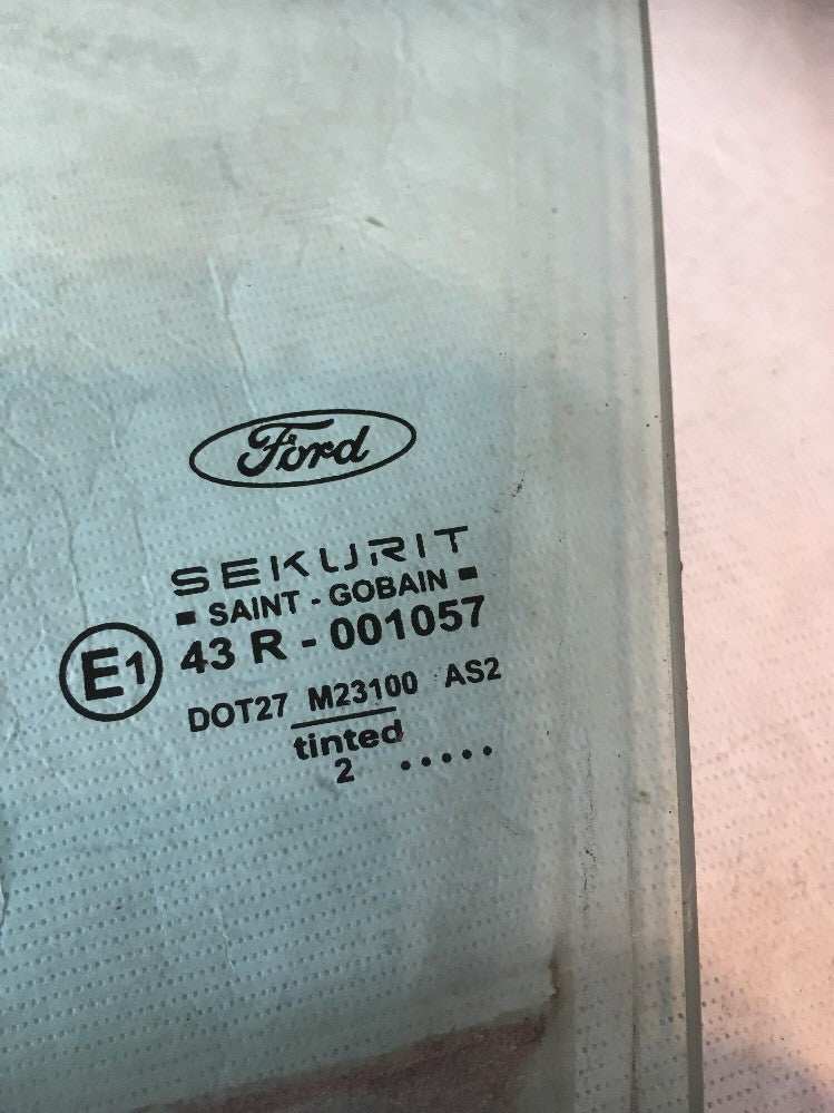 Window Glass Front Left for a Breaking Ford Focus 1.8 5 Door