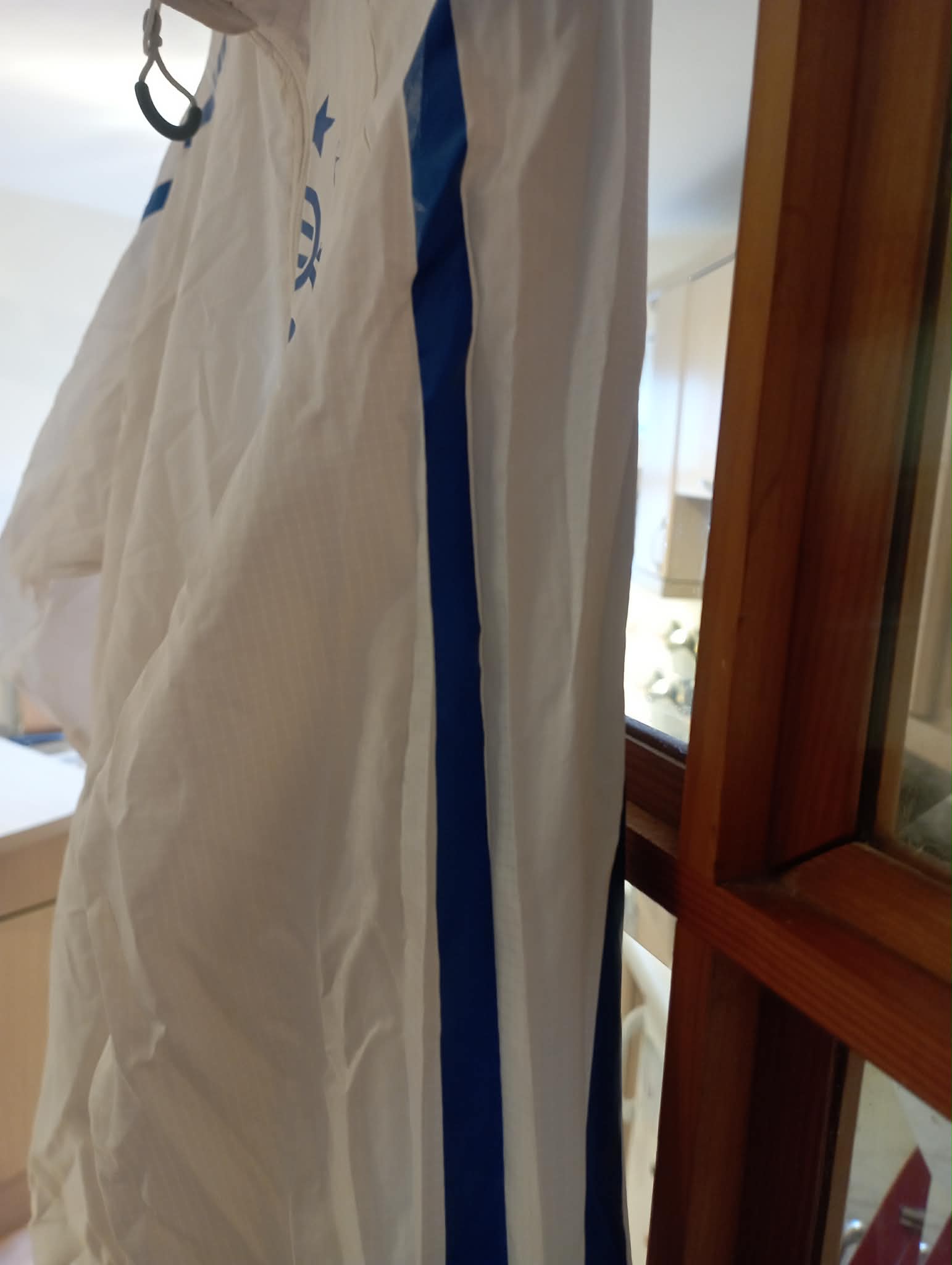 RANGERS FC PUMA 32RED WHITE ZIP SHELLSUIT TOP 2014/15 (M UK)