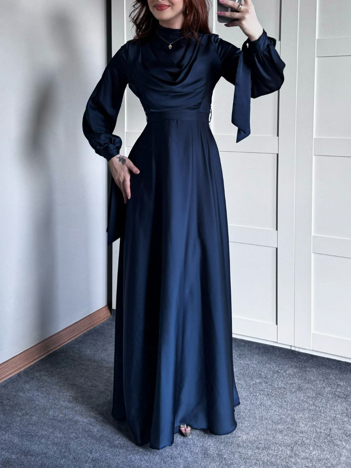 Women's Satin Plunge Neck Long Sleeve Maxi Dress - Elegant Evening Gown