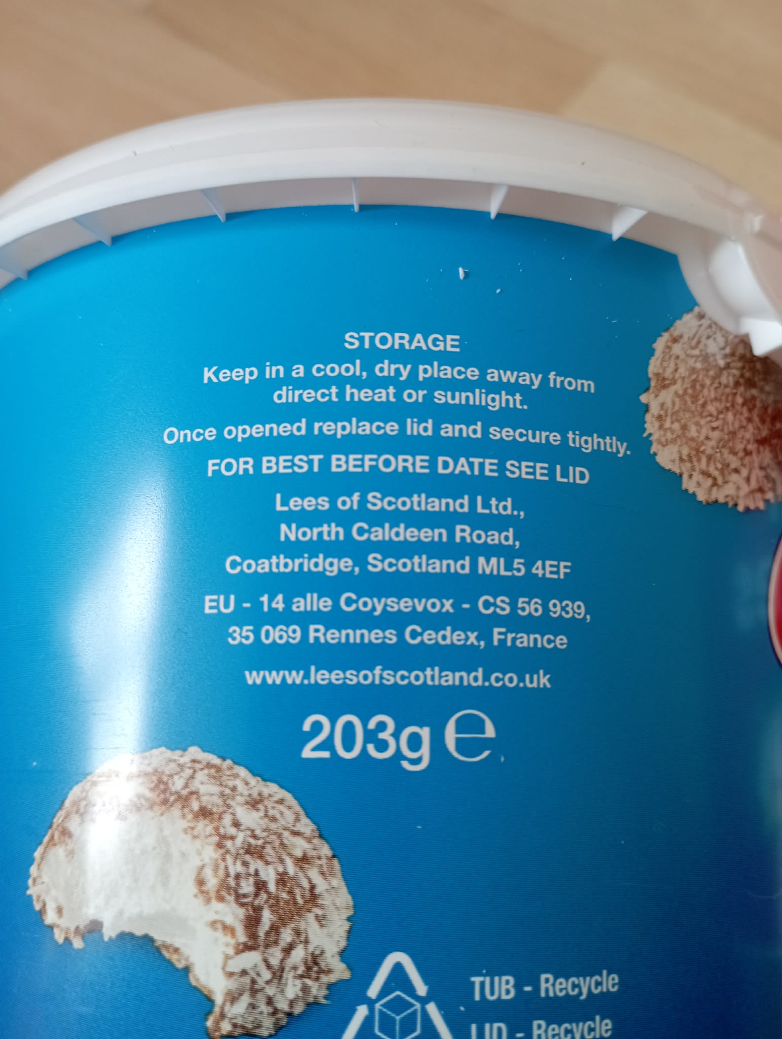 LEE'S OF SCOTLAND 18 MINI SNOWBALLS & MINI JAM FILLED TEACAKES