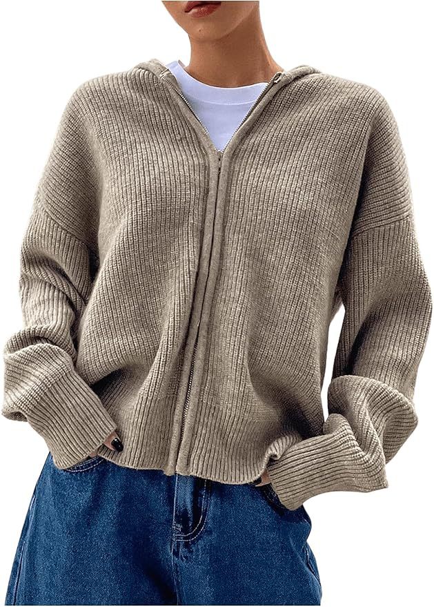 Loose Fitting Casual Cardigan Sweater With A Chunky Knit And Zipper