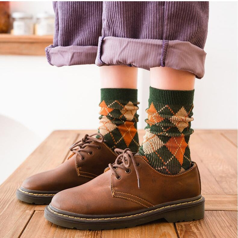 AutumnWinter Diamond-Patterned Women's Mid-Calf Socks
