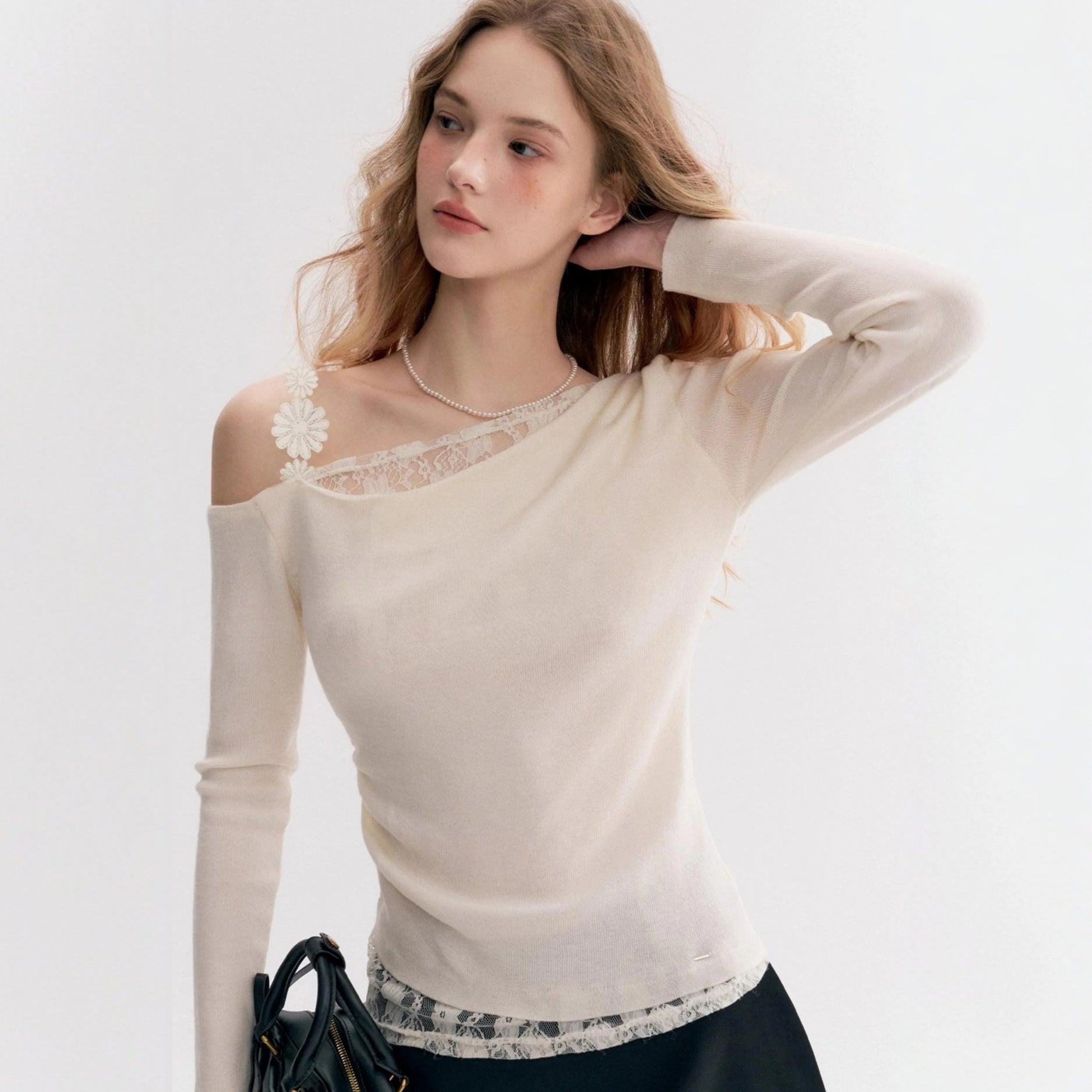 Women's Fashionable Lace-trimmed Off-the-shoulder Long-sleeve Top