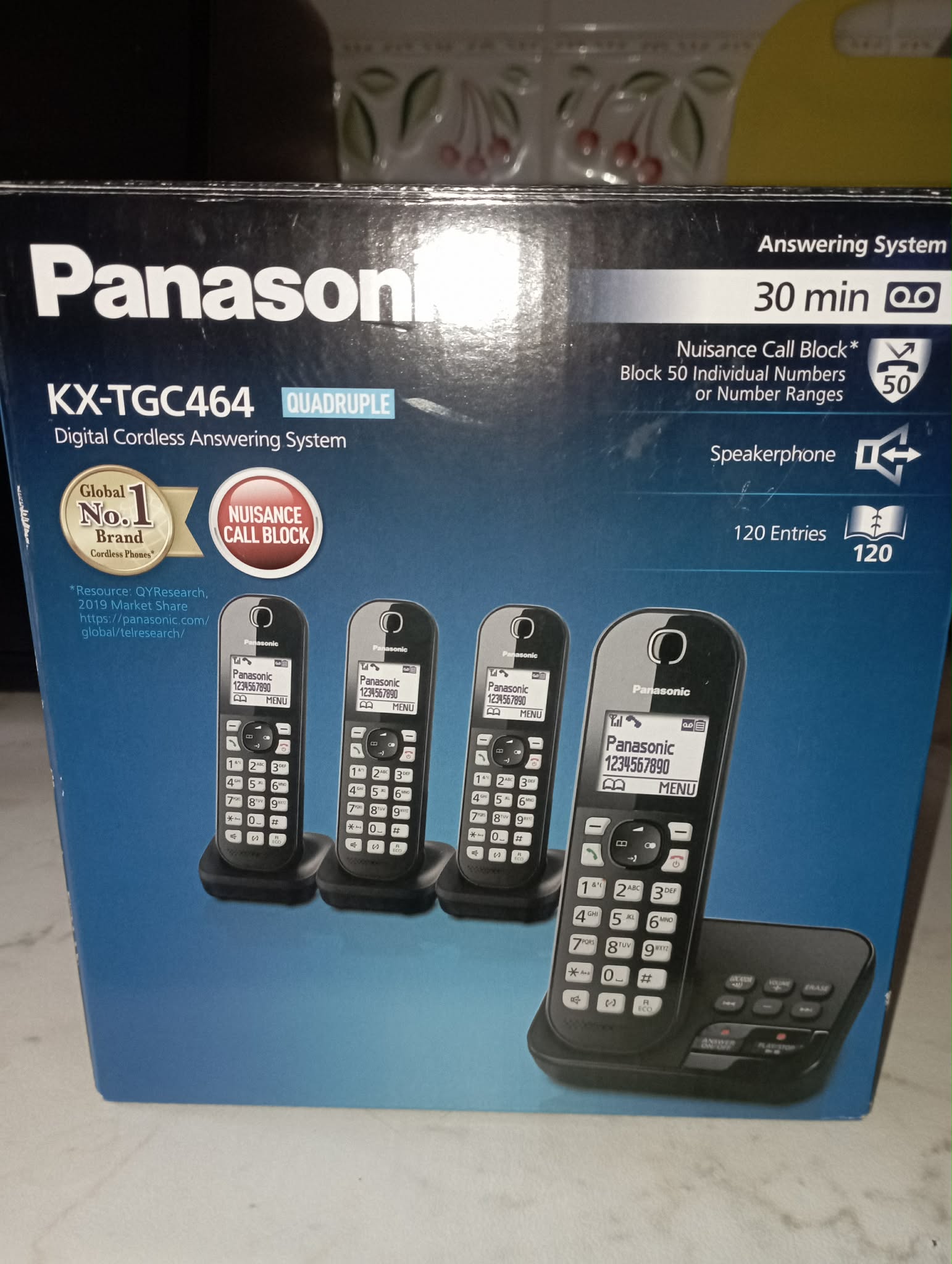 PANASONIC SET OF 4 TELEPHONES WITH ANSWER MACHINE KX-TGC464 IN BOX - PRE-LOVED (Original price £99.99) NOW £24.99 - HUGE SAVINGS