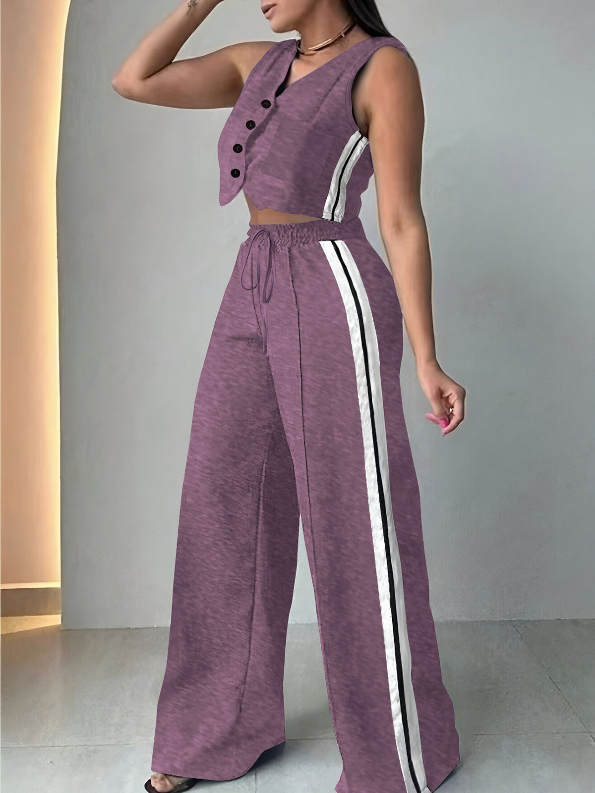 Fashionable Sleeveless Cropped Pants Suit With Pockets