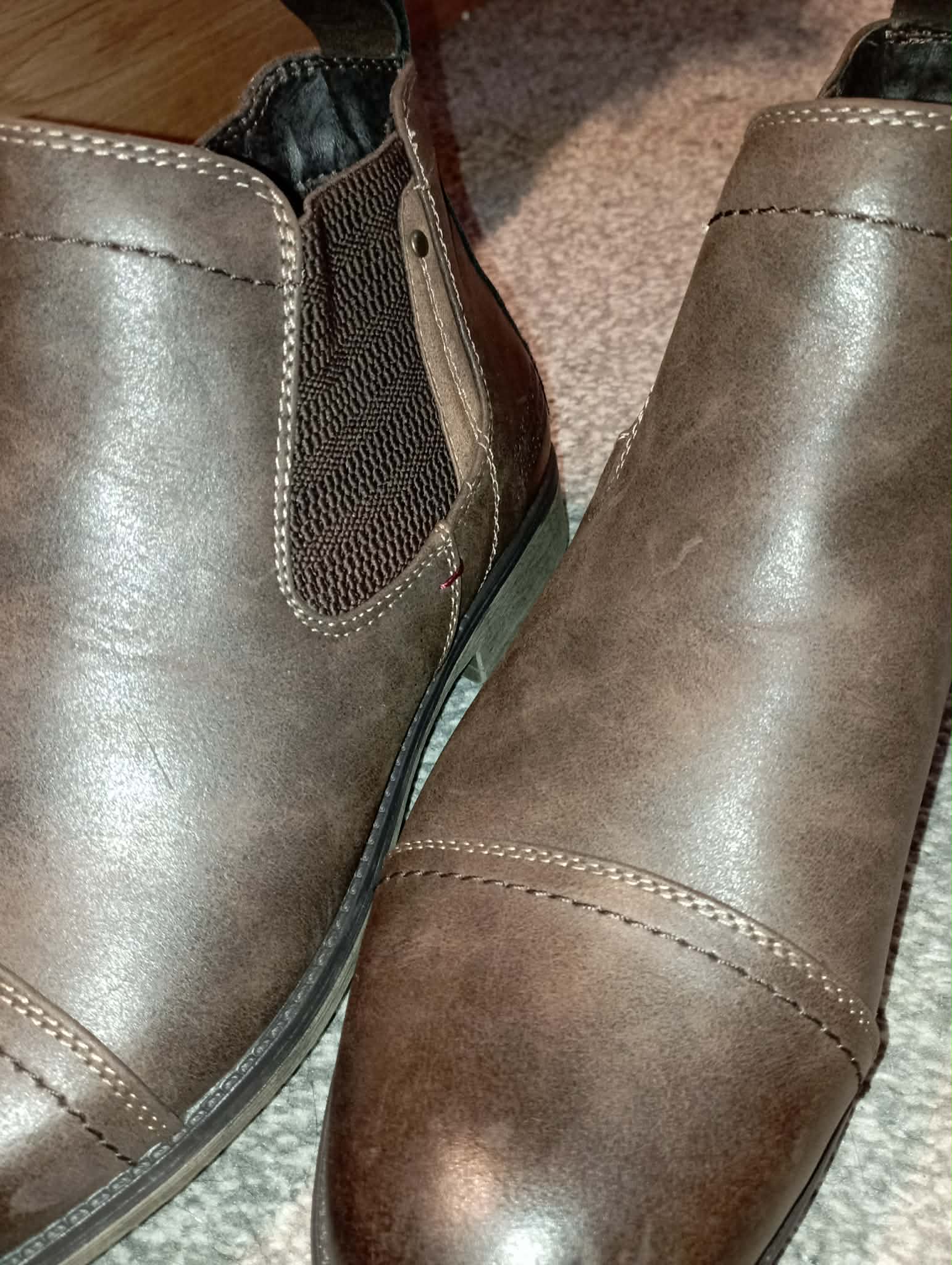 NEW without tag - MENS Venice Chelsea Brown Boots