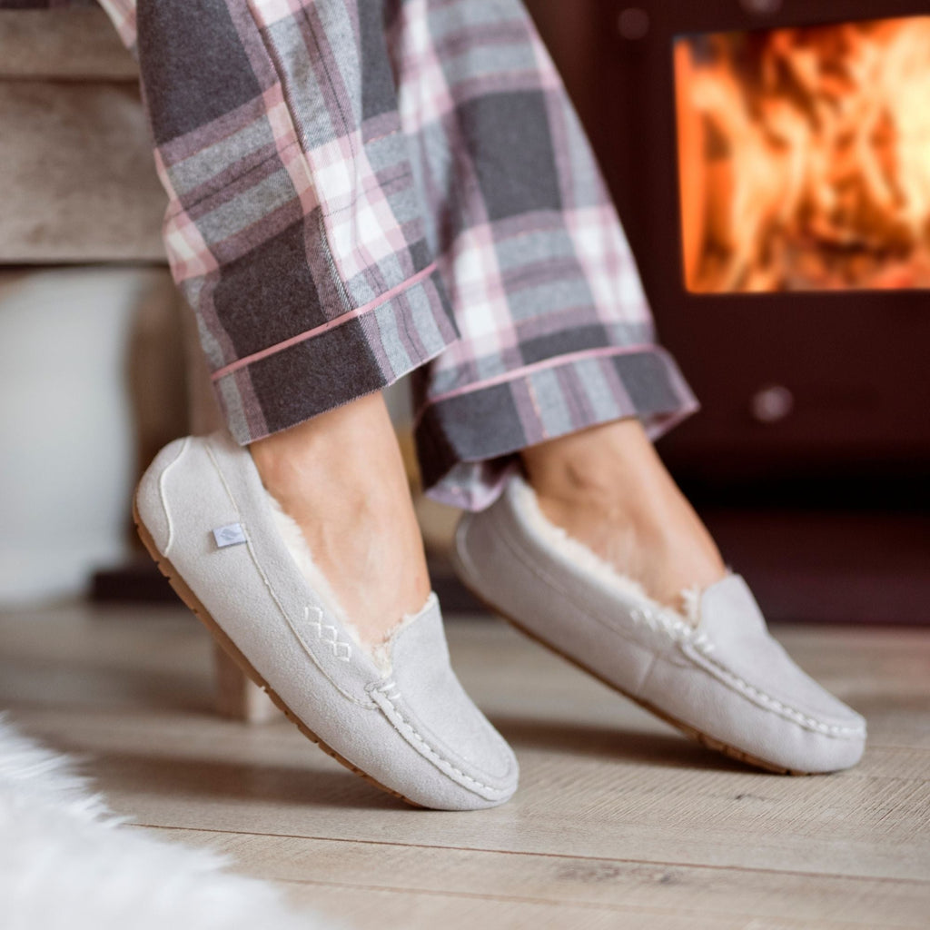 Ladies Fleece Lined Memory Foam Slippers for Winter