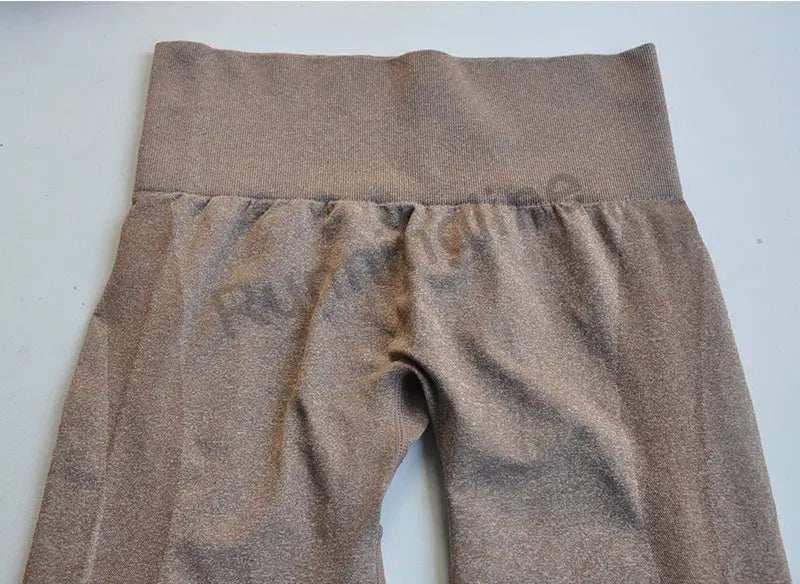 Seamless Yoga Pants - Moisture-Wicking Comfort in Stylish Brown for Gym and Everyday Wear