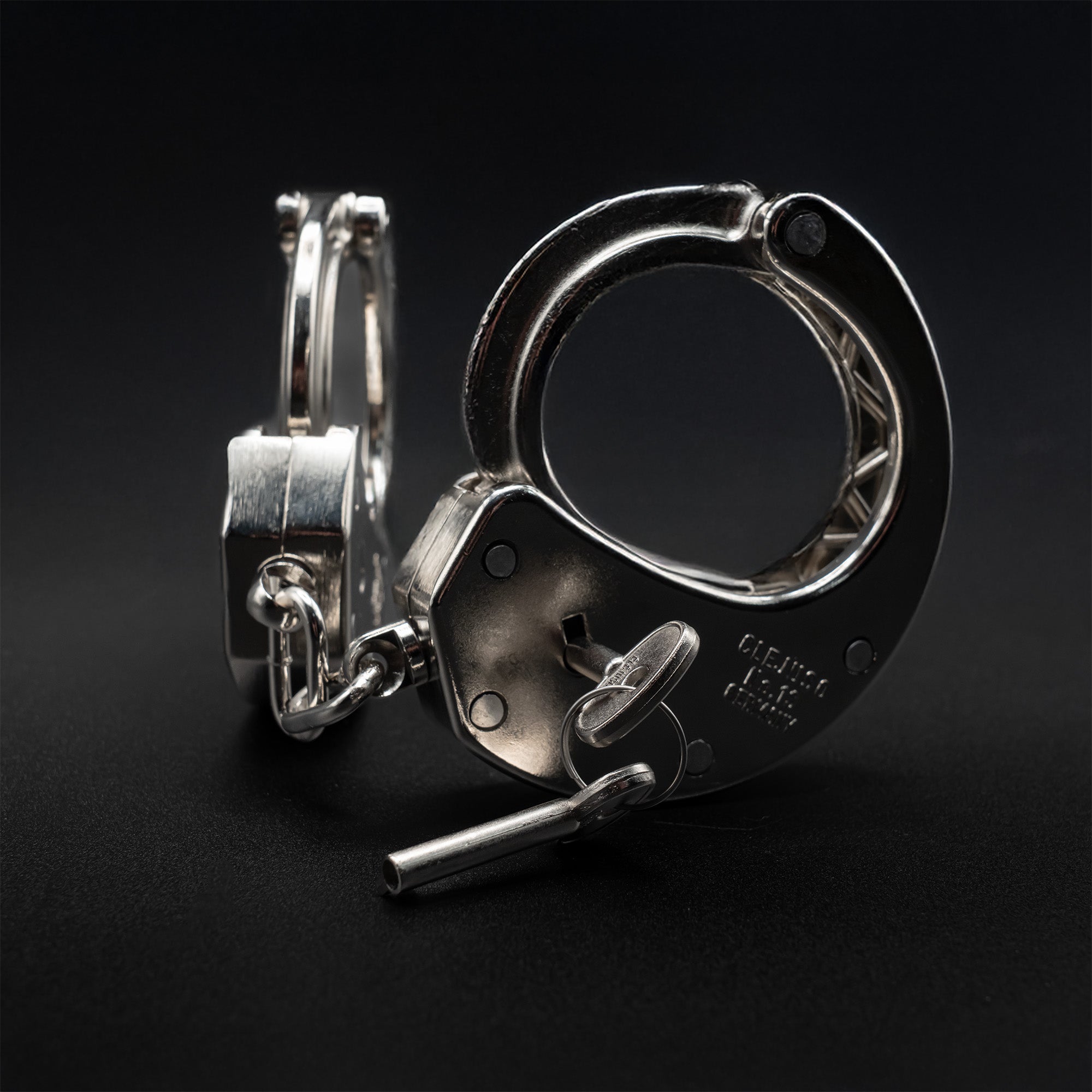 CLEJUSO HEAVY HANDCUFFS NO13