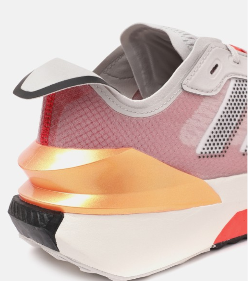 UK 8.5 Adidas AVRYN Sportswear Men’s Trainers with BOOST – EU 42.5